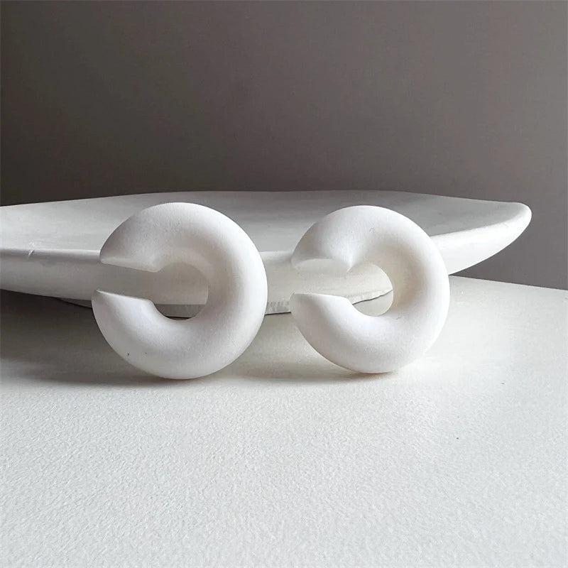 DANA Round Circle Clip Earrings