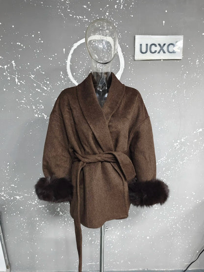 Abrigo de lana de manga larga con forro de piel