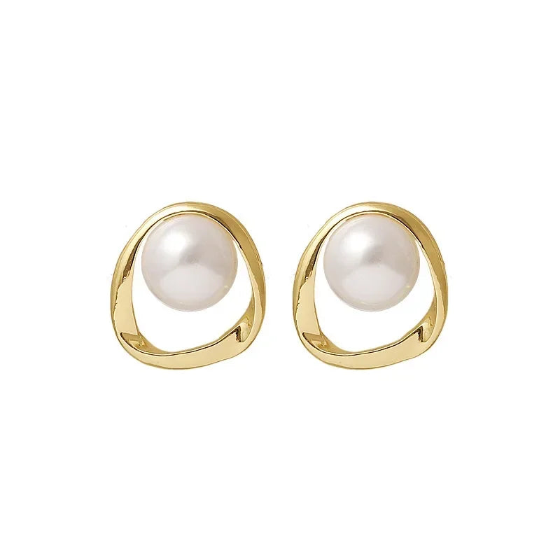 PearlGold Round Stud Earrings