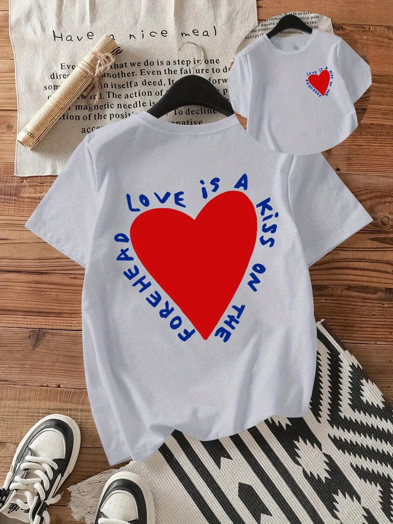 Short Sleeve Geometric Heart Print T-Shirt