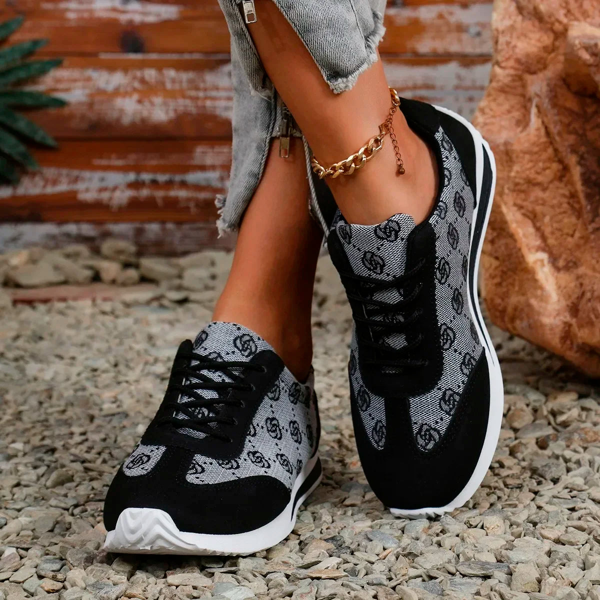 DANA Round Head Sneakers