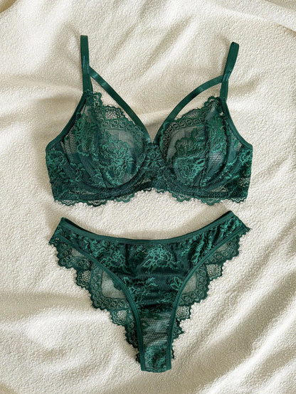 Eyelash Fancy lace strapping underwire Lingerie Set