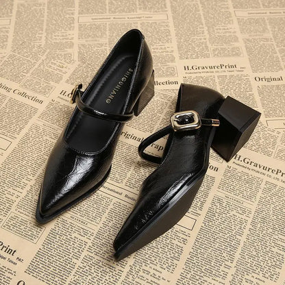 Retro mid length single belt buckle pointed toe leather shoes