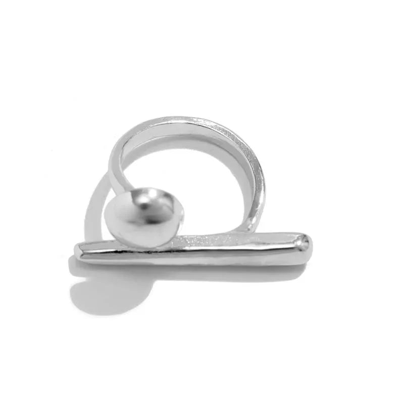 حلقة مفتوحة على شكل كرة هندسية غير منتظمة إبداعية