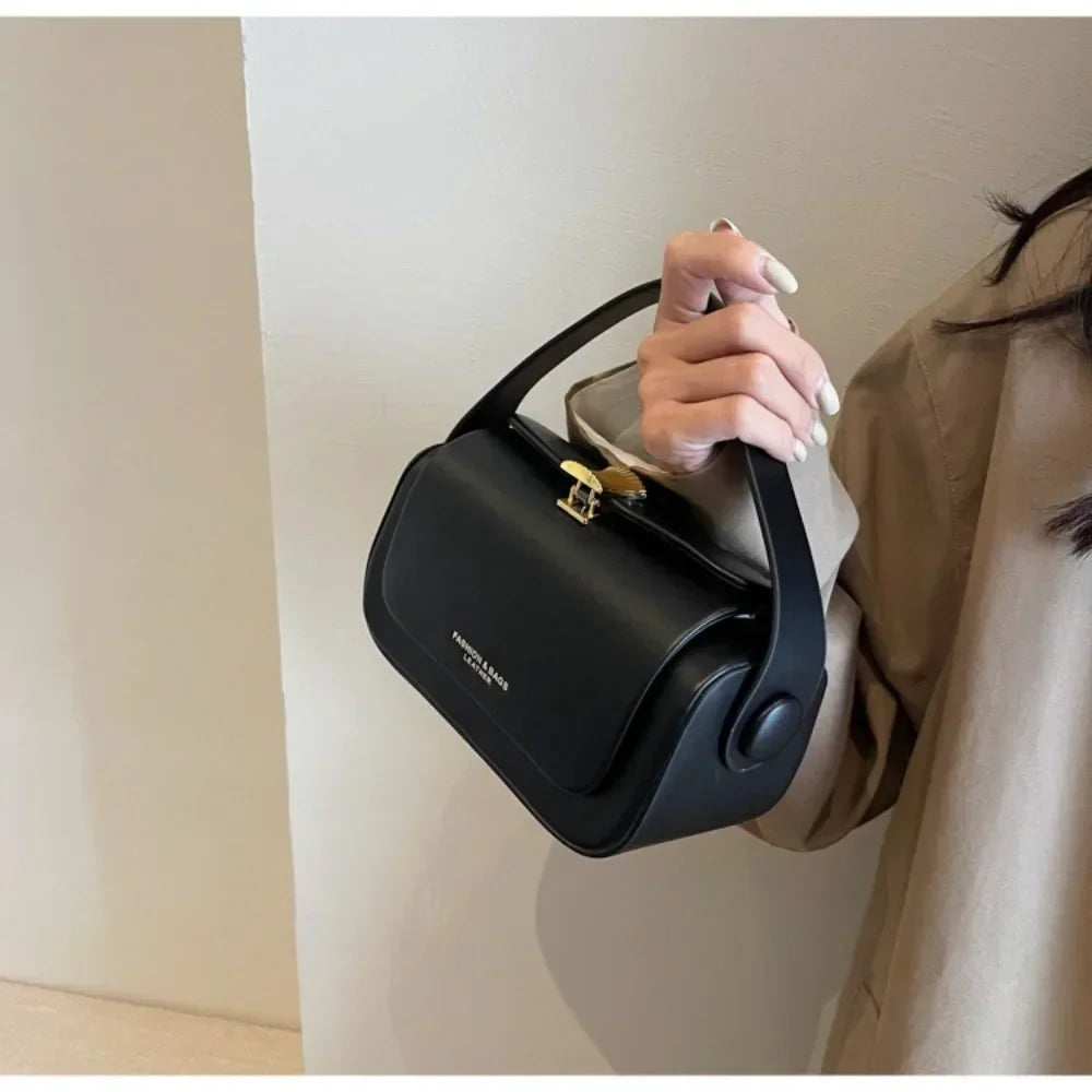Black Shoulder Versatile Retro Crossbody Square Leather Flap Handbags