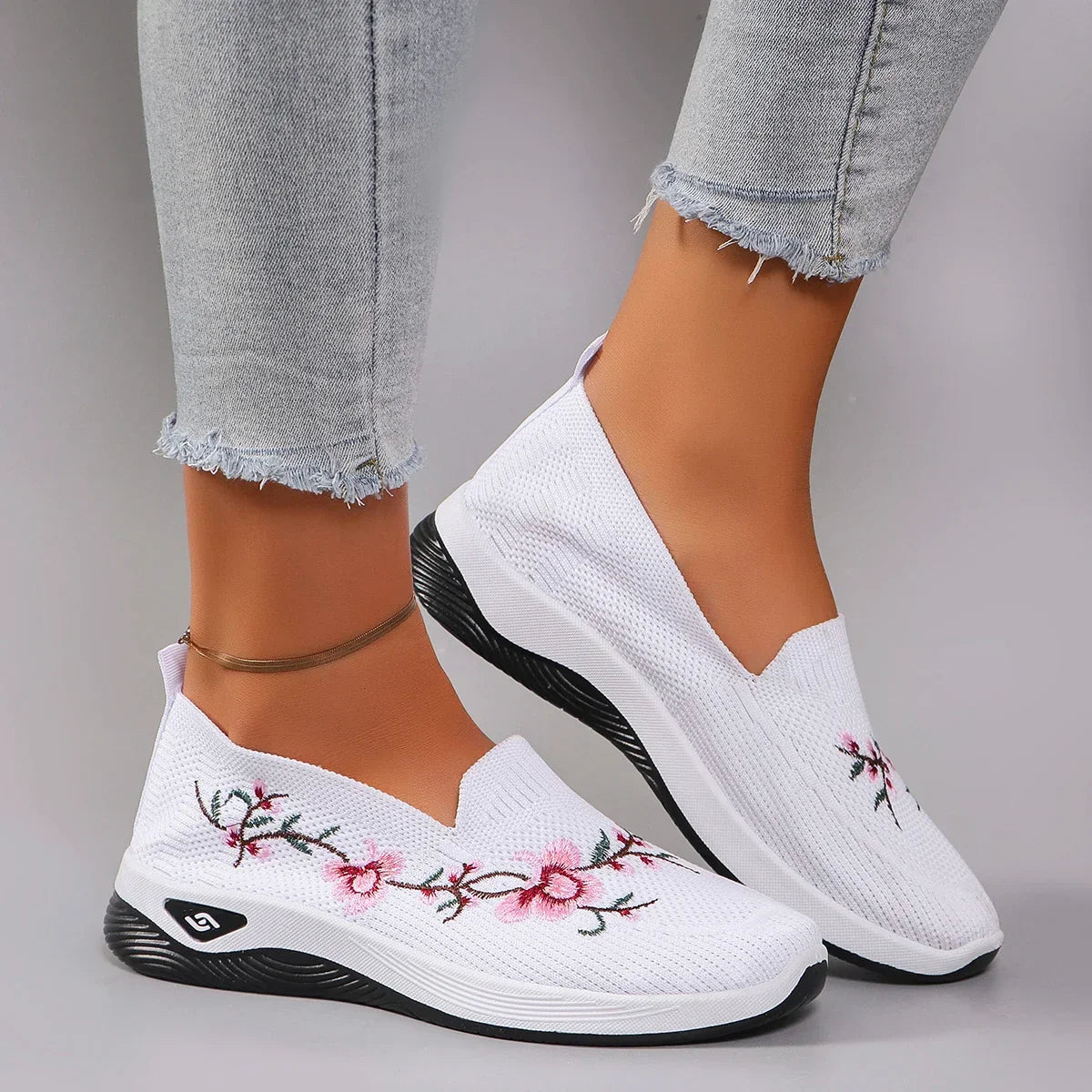 Breathable mesh flat casual sneakers shoes