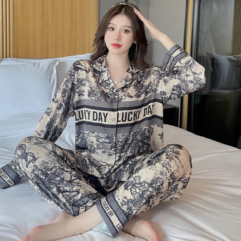 Ice Silk Ink Painting Long-Sleeved Home Wear Pajama Set
