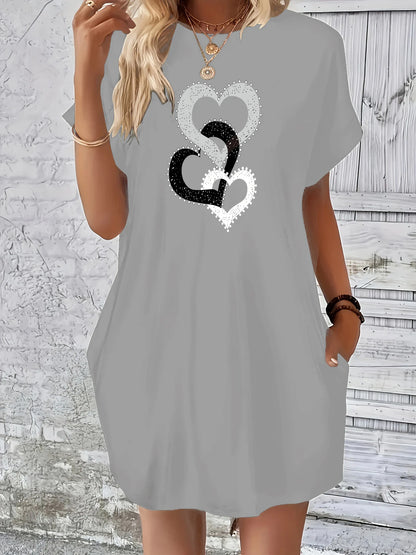 Loose plus size heart-shaped printed round neck short sleeved dress