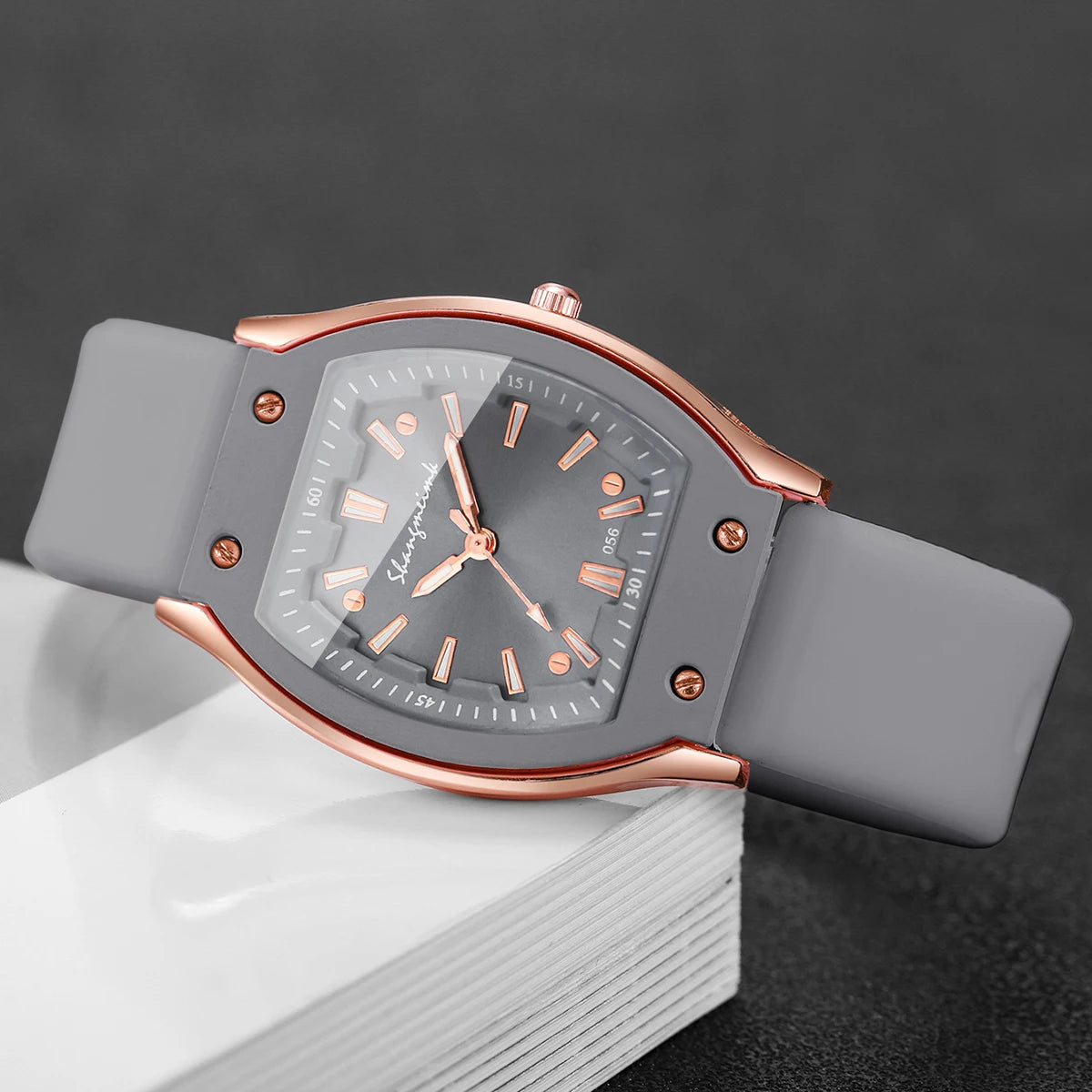 Silicone Strap Simple Dial Quartz Wristwatch