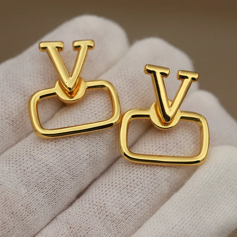 Sight Luxury Metal Letter V Stud Earrings