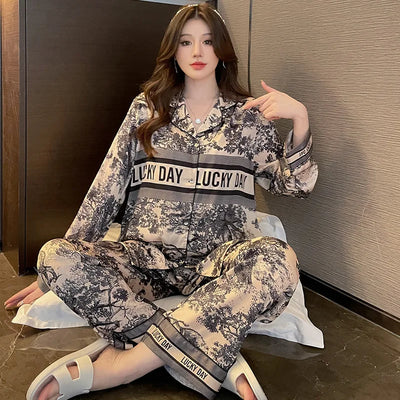 Ice Silk Ink Painting Long-Sleeved Home Wear Pajama Set