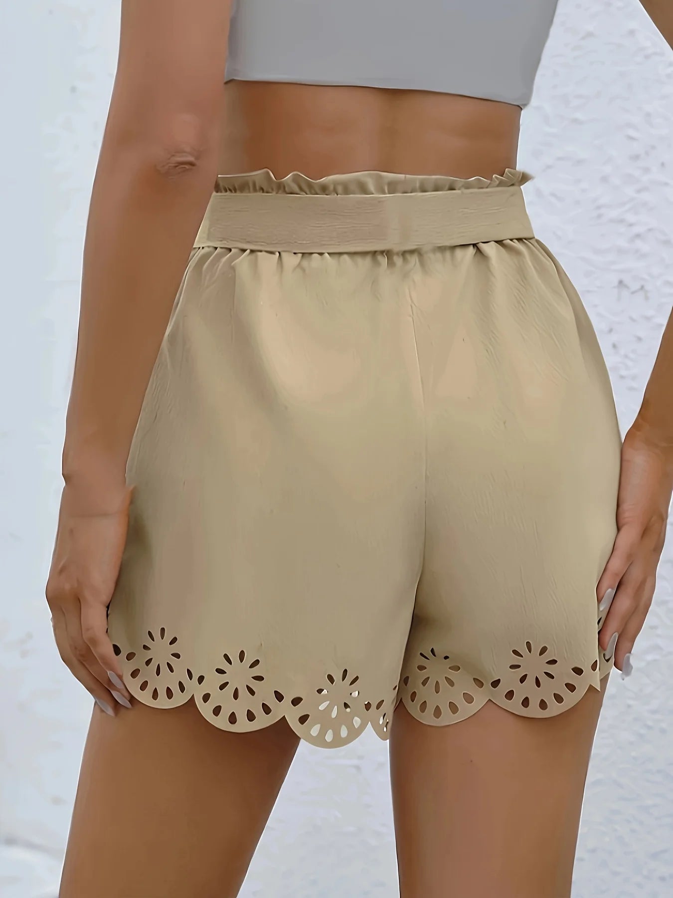 Elegant Wavy Hem Decorative Belt Shorts