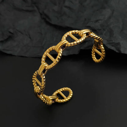 Creative integrated molded patterned stainless steel bracelet