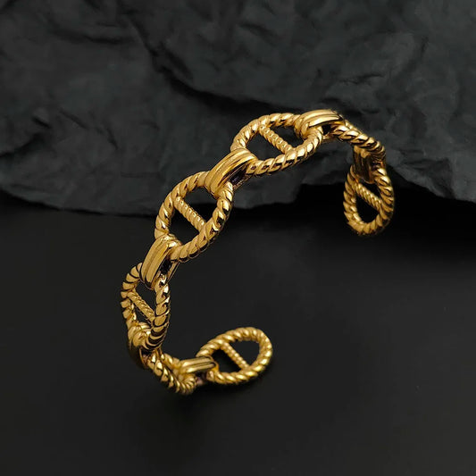 Creative integrated molded patterned stainless steel bracelet