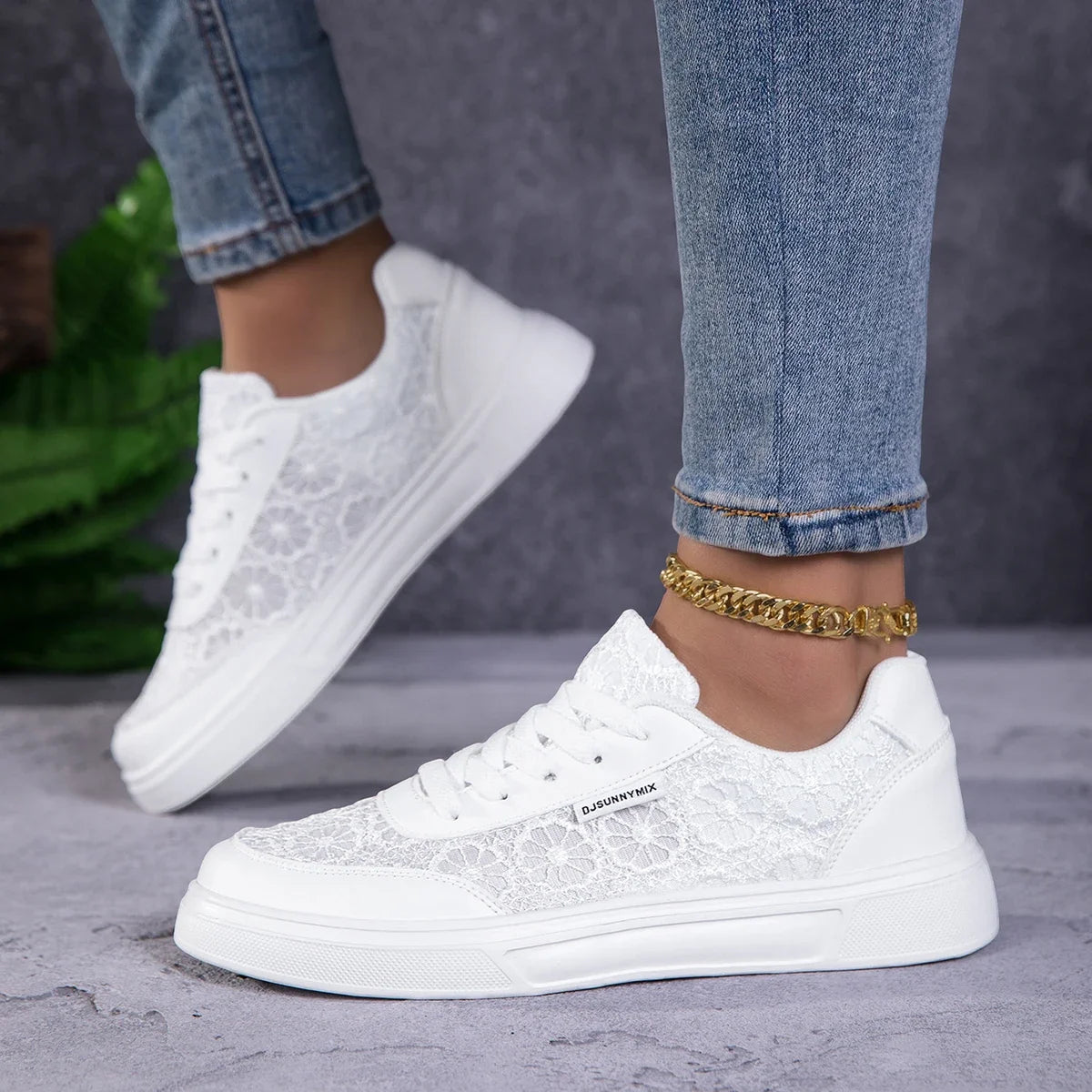 Vulcanized White Lightweight Athletic Skateboard Sneakers