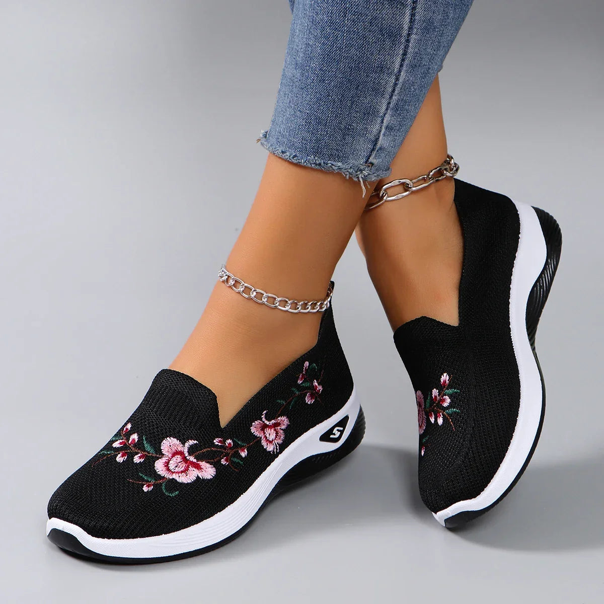 Breathable mesh flat casual sneakers shoes