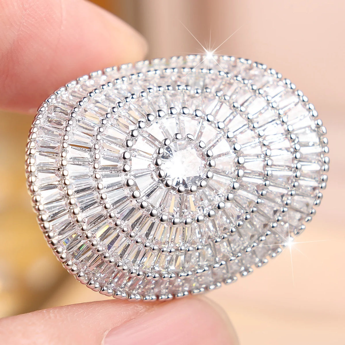 Luxury Gold White Zircon Stone Engagement Ring