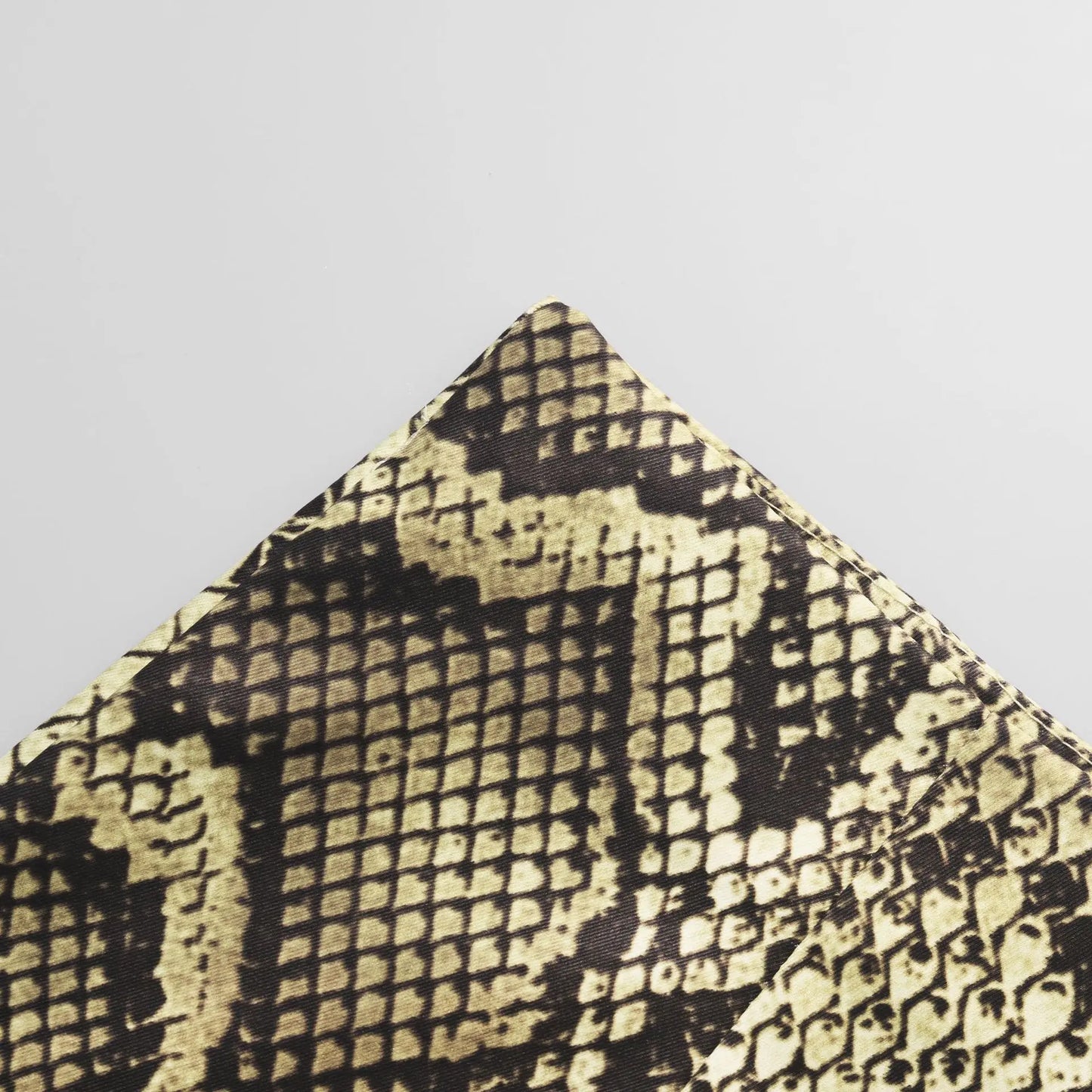 Falda ajustada de talle alto con estampado de piel de serpiente