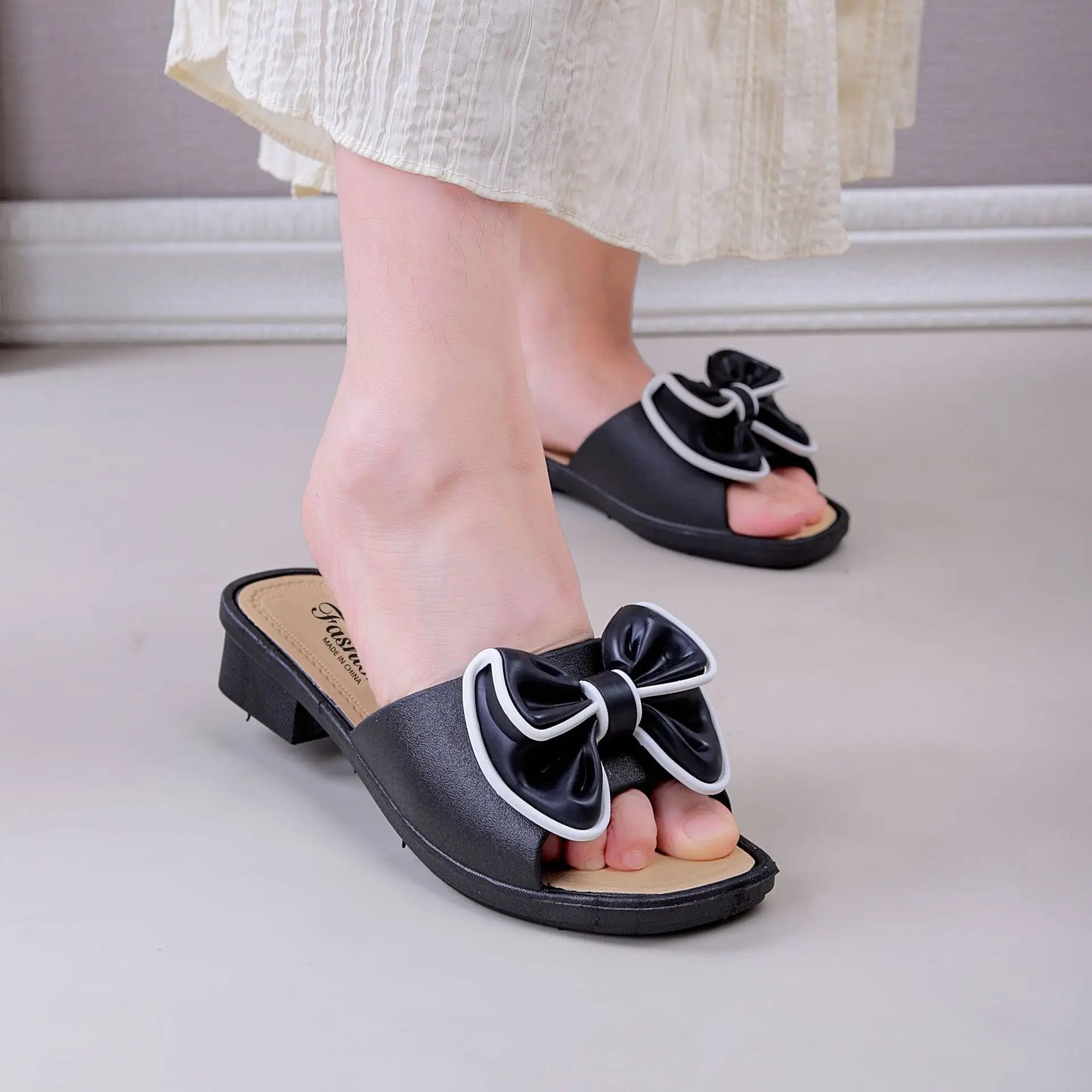 Thick Sole Flip Flops Non-Slip  Slippers