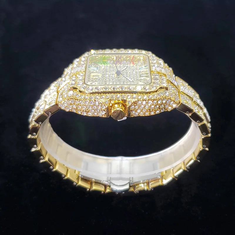 ساعات أرقام مربعة ملونة مرصعة بالألماس