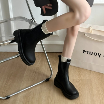 Sooty British-style Round-Toe Short with Thick Soles Boots