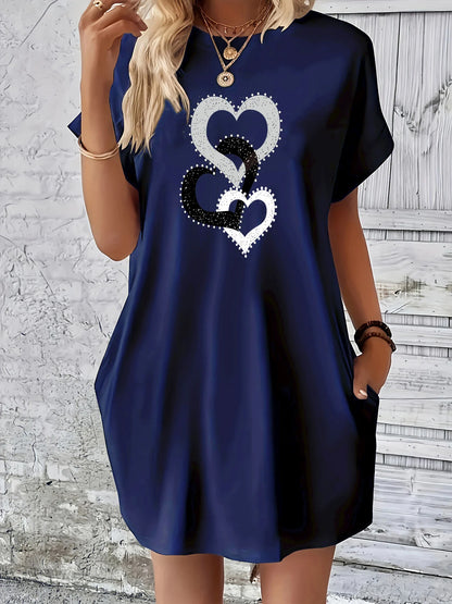 Loose plus size heart-shaped printed round neck short sleeved dress