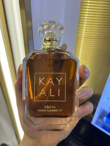عطر فاخر يدوم طويلاً