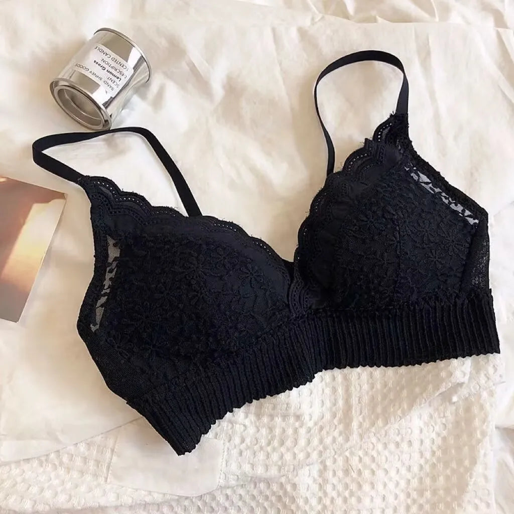 حمالة صدر مثيرة مطرزة بالزهور من الدانتيل