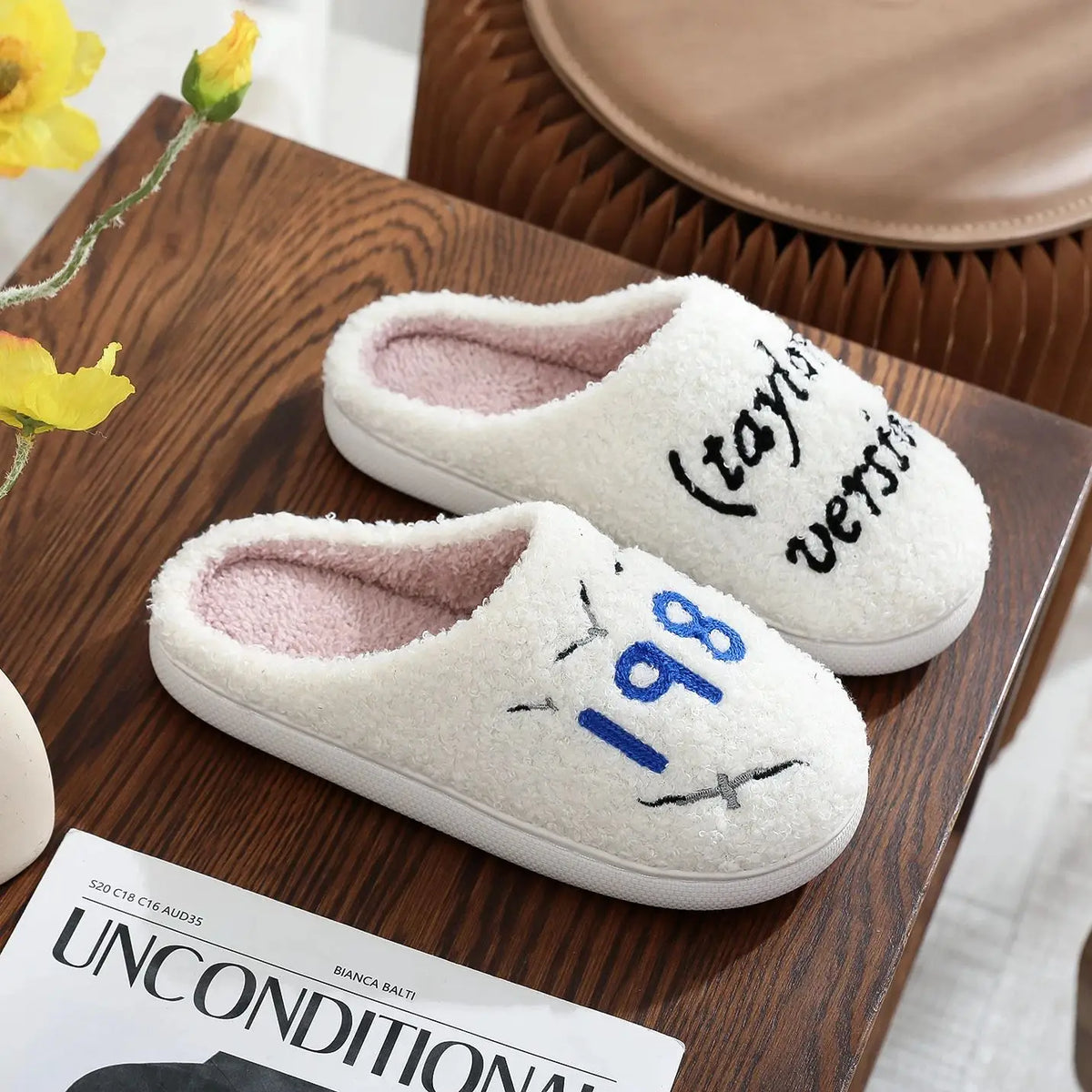 Music Idol 1989 Taylor Letter Stuffed Home Thick Sole Plaid Fur Cotton Slippers