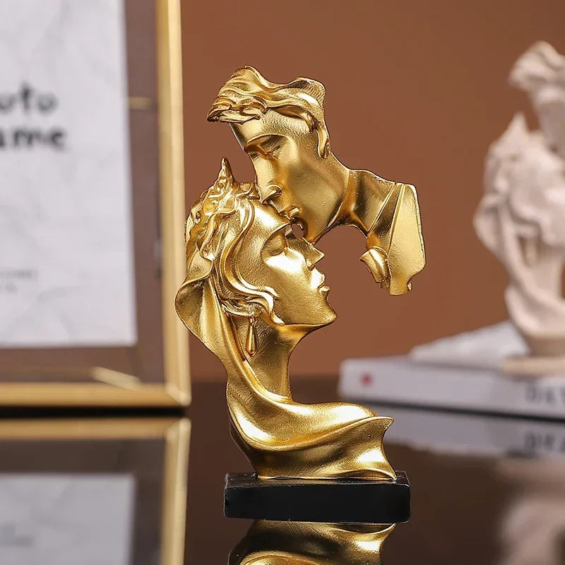 Mini Resin Lovers Statue Figurine Kissing Posture Model Craft Sculpture