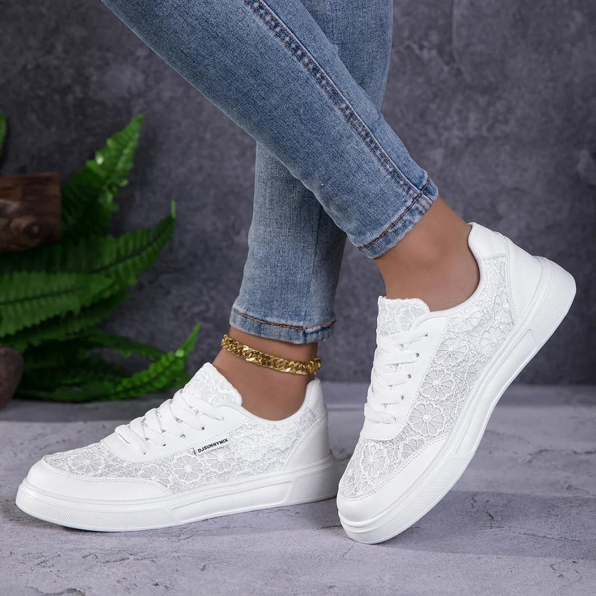 Vulcanized White Lightweight Athletic Skateboard Sneakers
