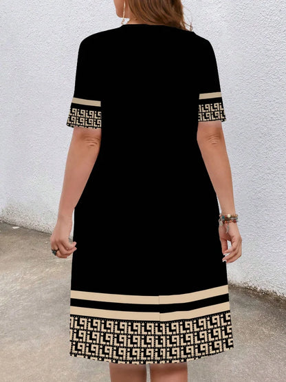 Plus-size short-sleeved round-neck pocket geometric dress