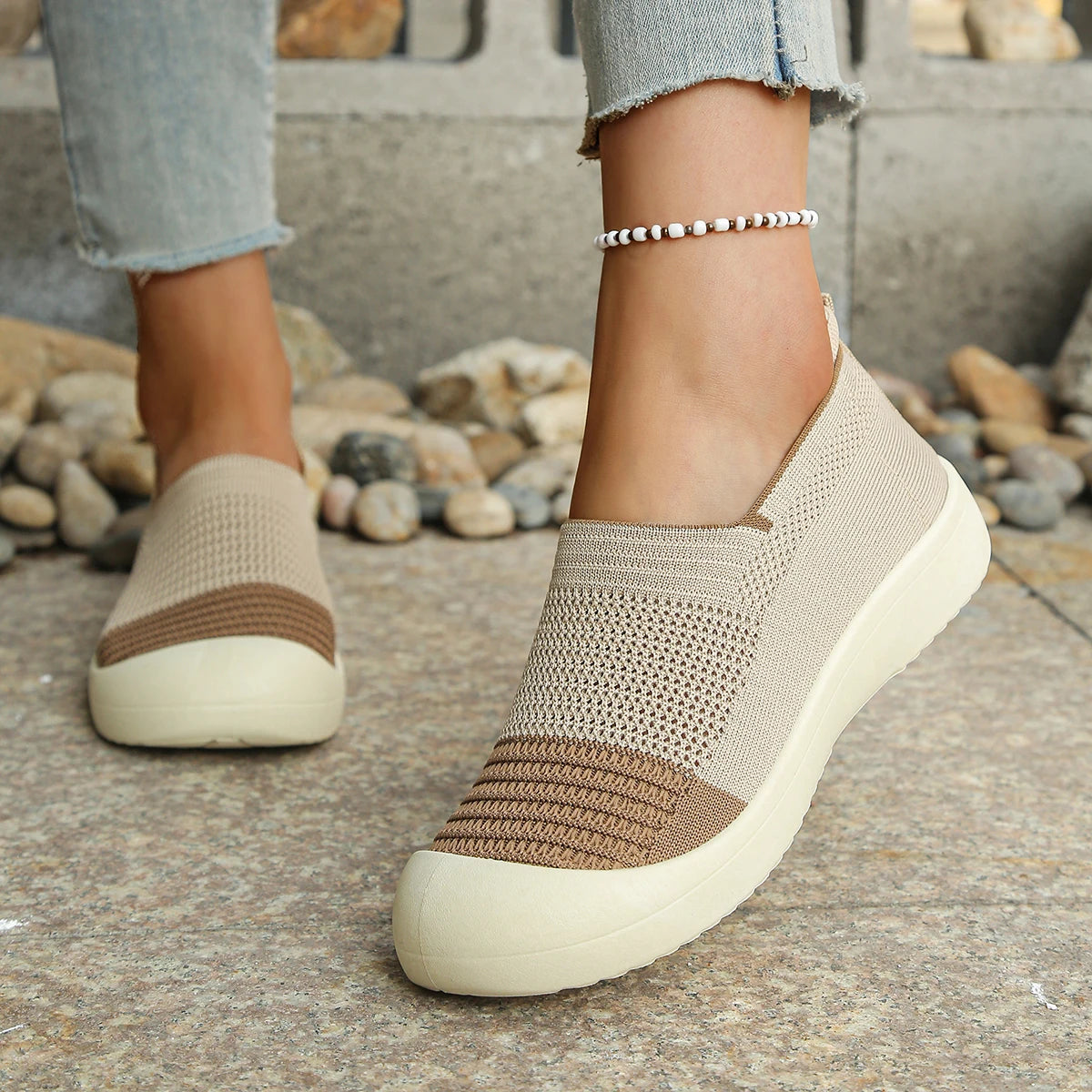 Retro Dual-tone Slip-on Breathable Soft Shoes