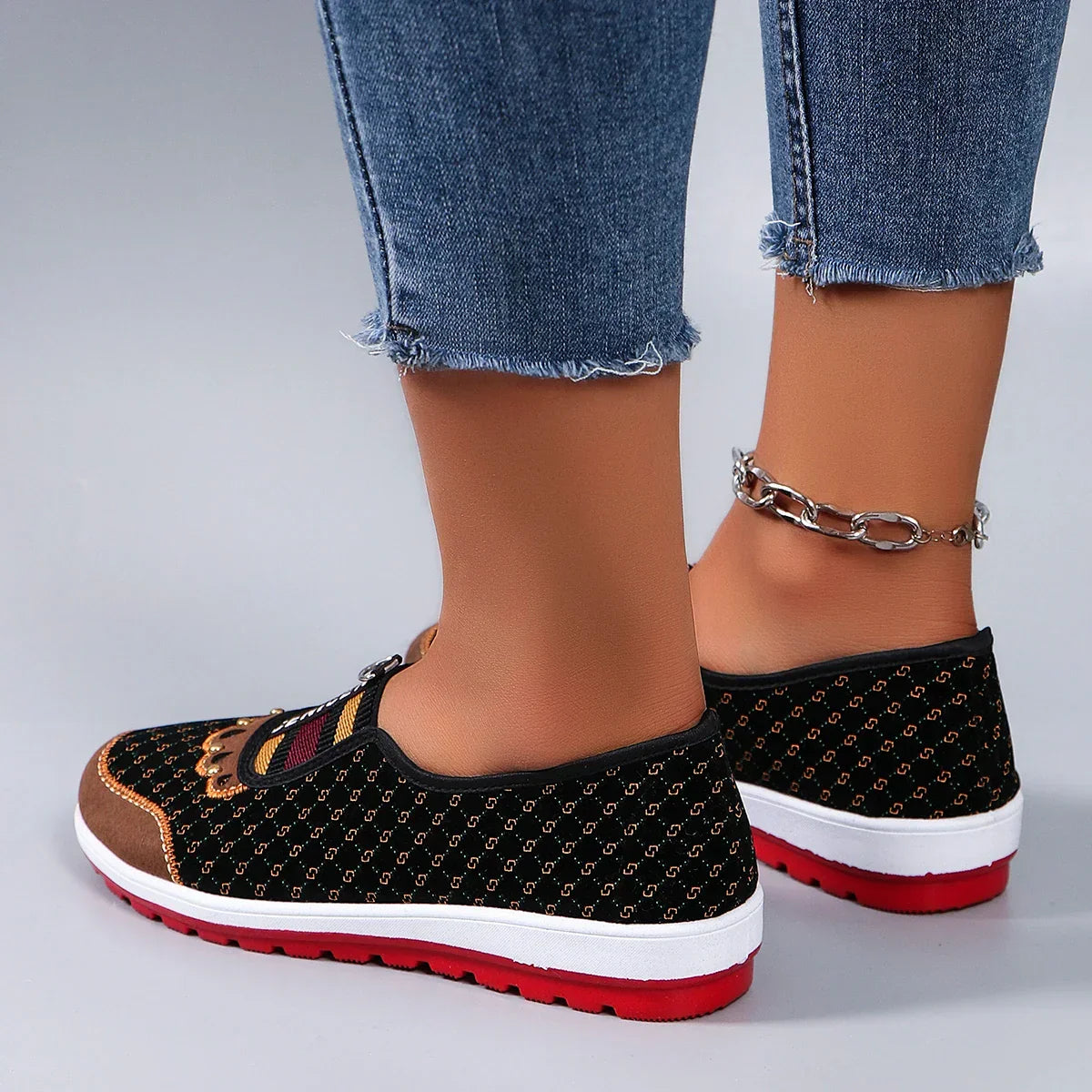 Breathable mesh flat casual sneakers