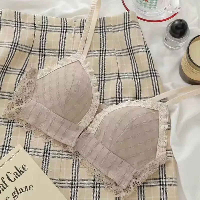 حمالة صدر مثيرة مطرزة بالزهور من الدانتيل