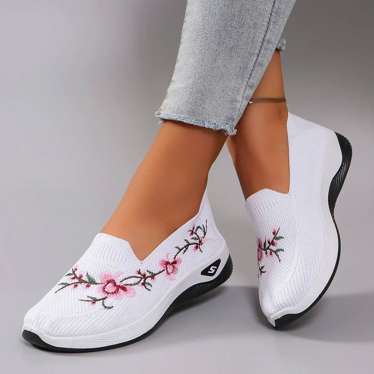 Breathable mesh flat casual sneakers shoes