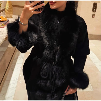 Elegantes abrigos ajustados de manga larga con piel sintética