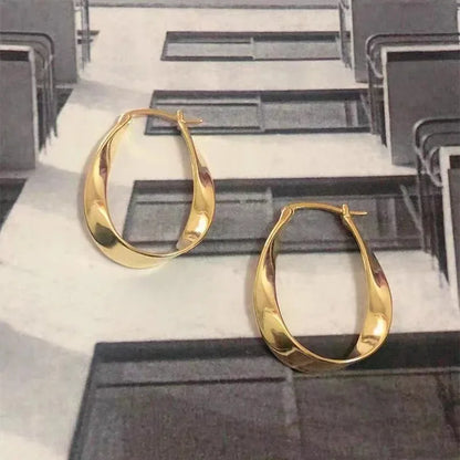 DANA Geometric Hoop Earrings f