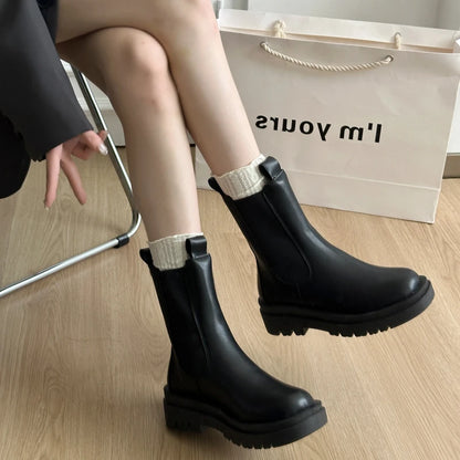 Sooty British-style Round-Toe Short with Thick Soles Boots