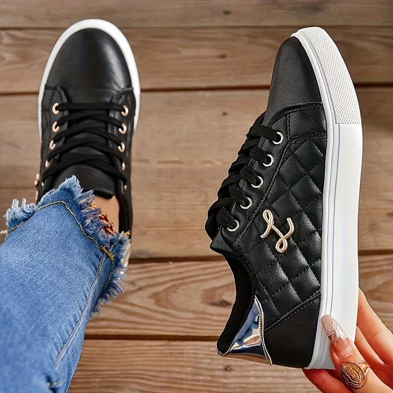 Lightweight Lace-Up Low-Top Casual Sneakers