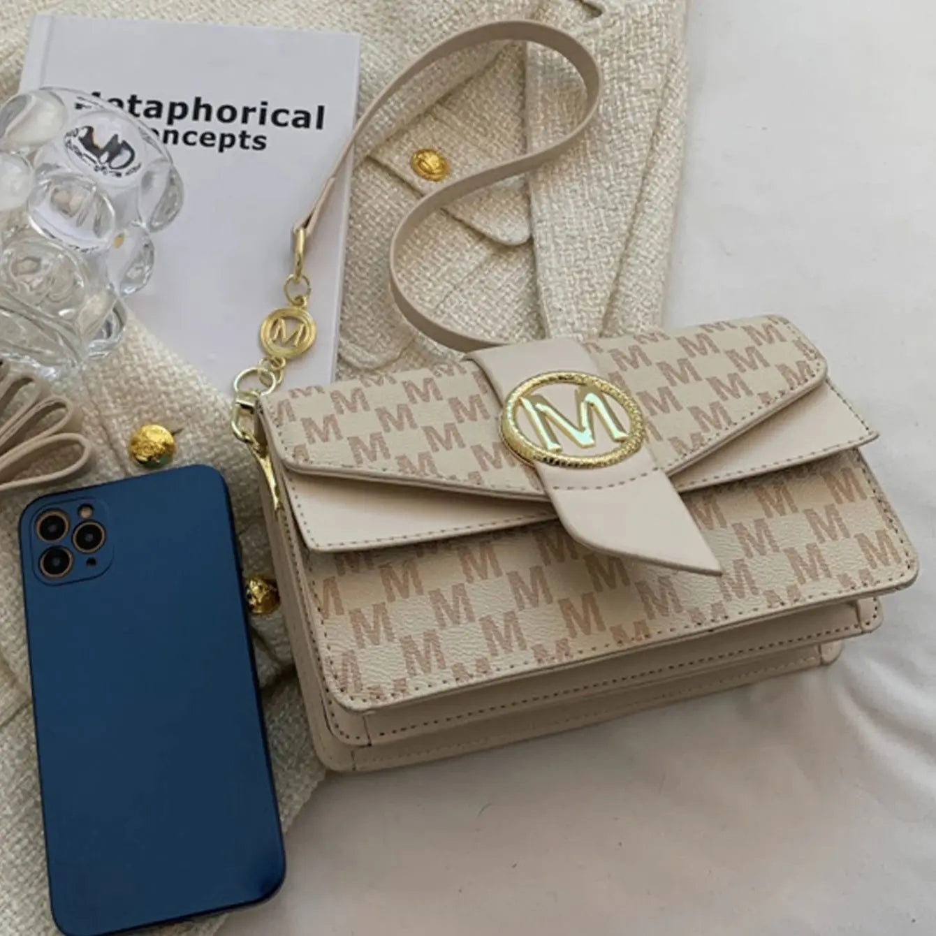 Diagonal cross style crossbody bag