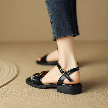 Zapatos de tacón bajo con hebilla y punta abierta y punta fina