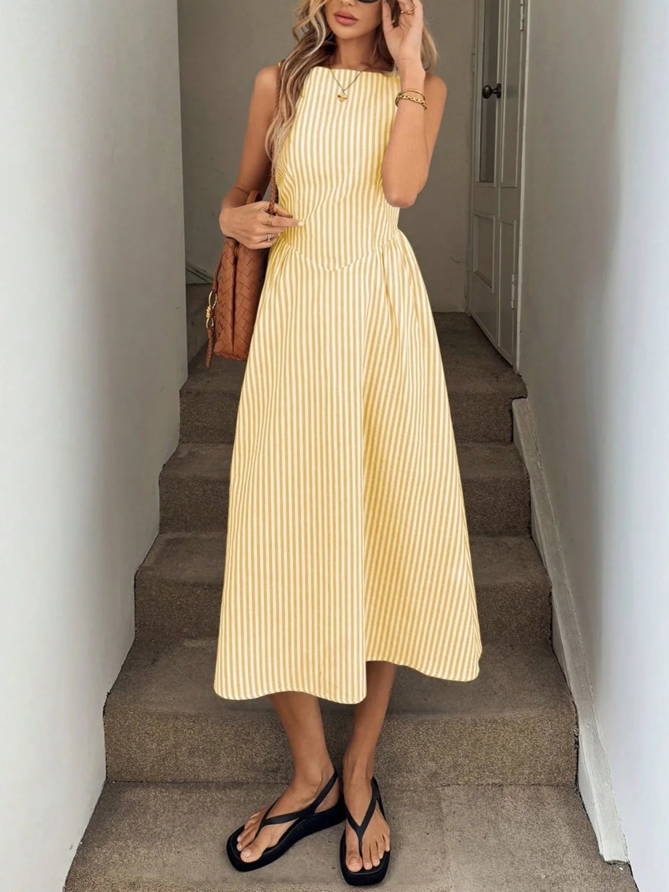 Slimming summer fresh vertical striped sleeveless dress
