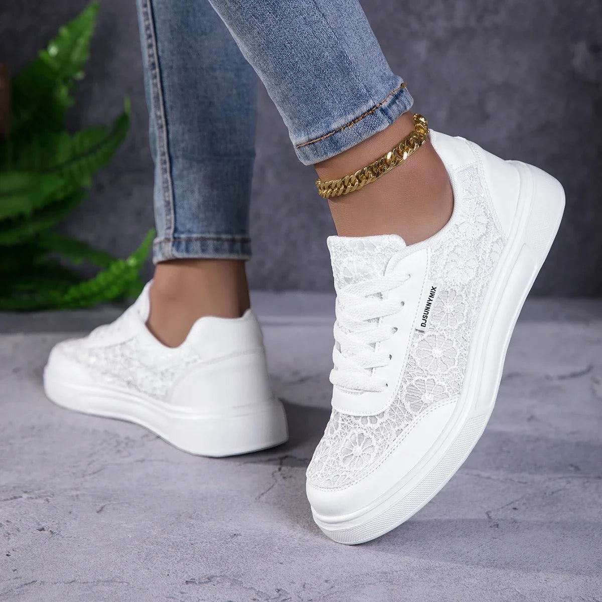 Vulcanized White Lightweight Athletic Skateboard Sneakers