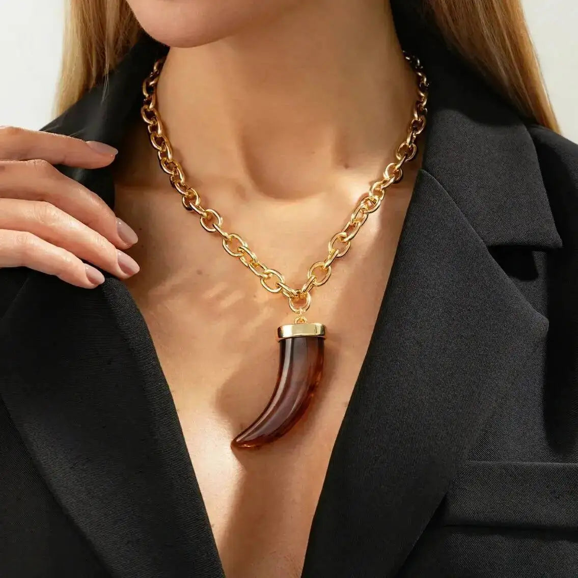 Salircon Imitation Of Cow Horns Acrylic Metal Necklace