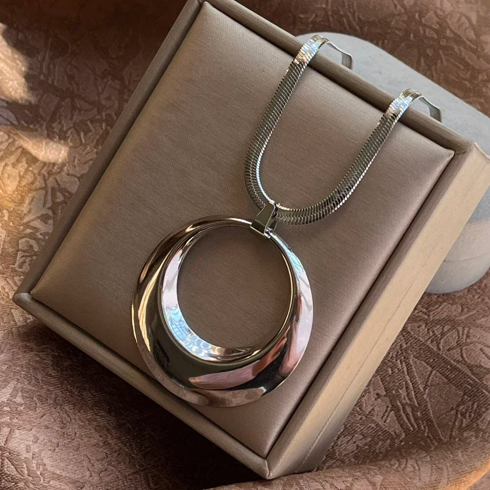 Exaggerated Punk Big Round O Shaped Necklace