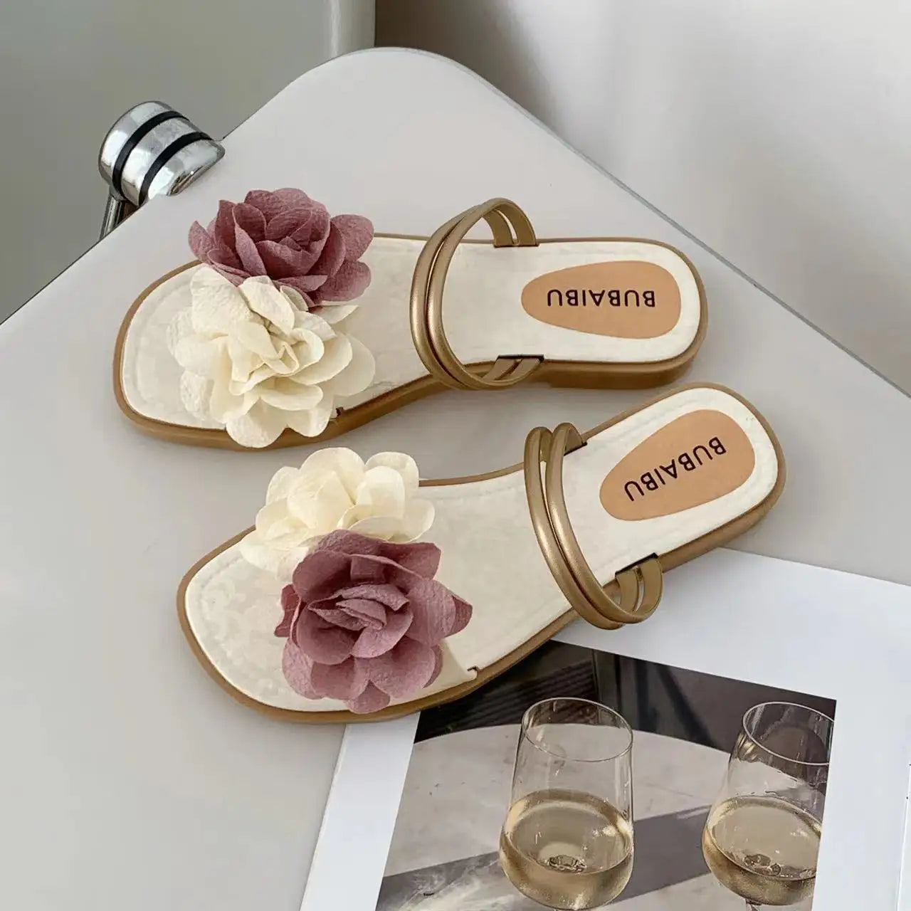 Double Flower Lightweight Flat Bottom Cool Slippers