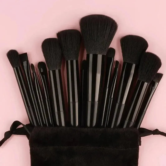 Soft and fluffy professional cosmetics foundation brush