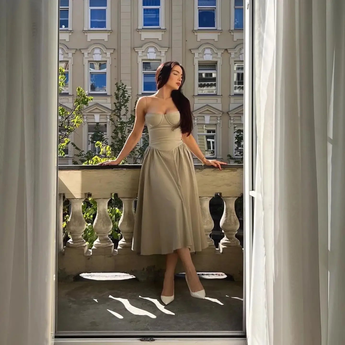 Suninheart Elegant Spaghetti Strap Midi Dress