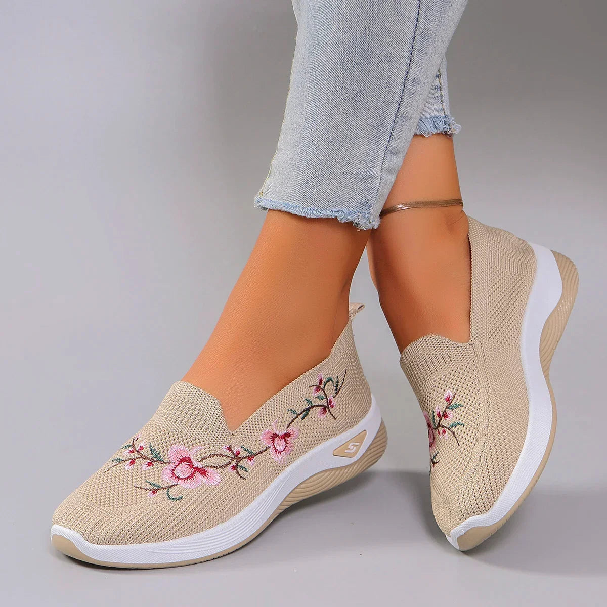 Breathable mesh flat casual sneakers shoes